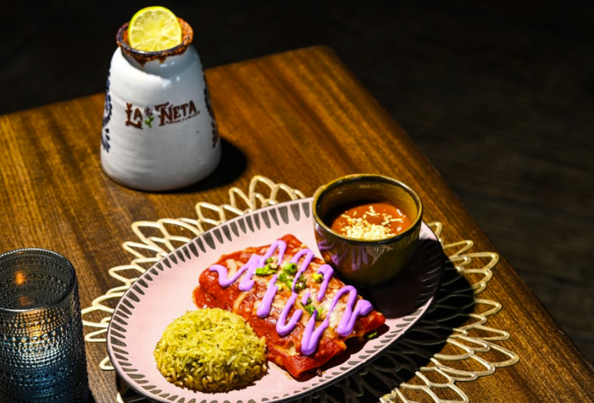 plan your ideal night in summerlin with dinner, drinks, and a vibrant dining scene
